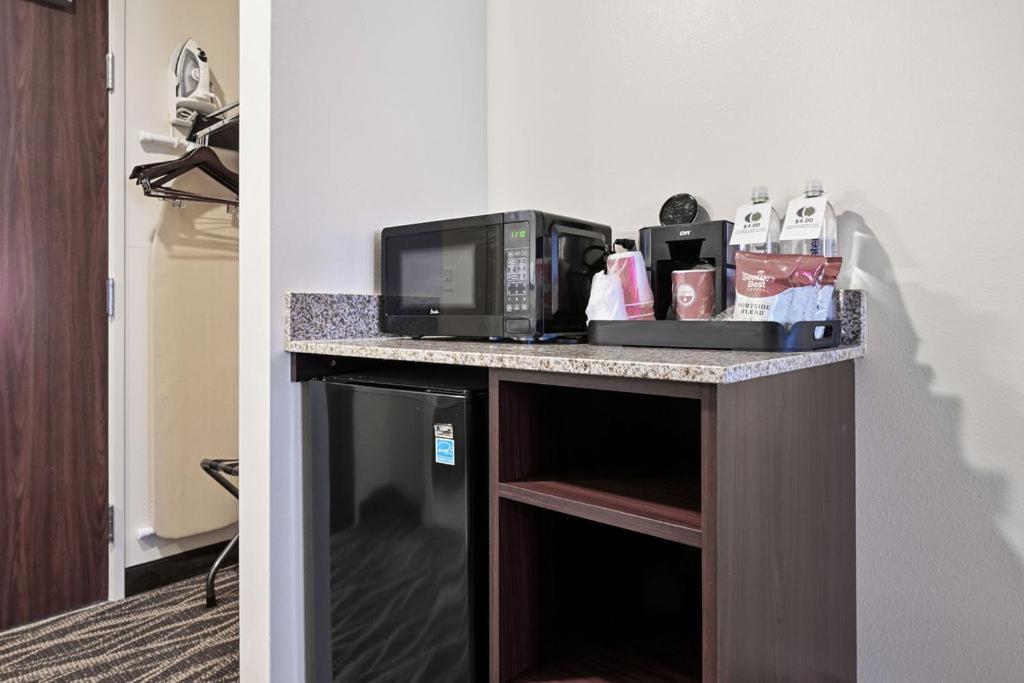Cobblestone Hotel & Suites - Mosinee Luaran gambar