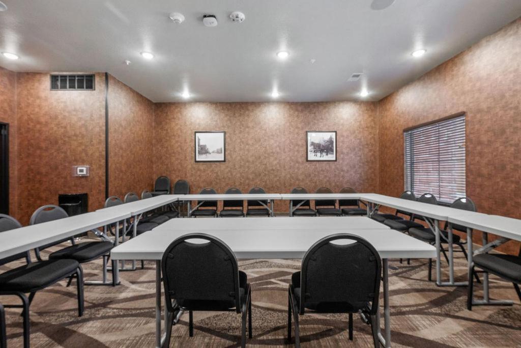 Cobblestone Hotel & Suites - Mosinee Luaran gambar