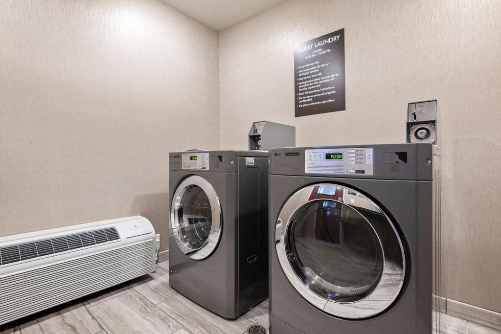 Cobblestone Hotel & Suites - Mosinee Luaran gambar