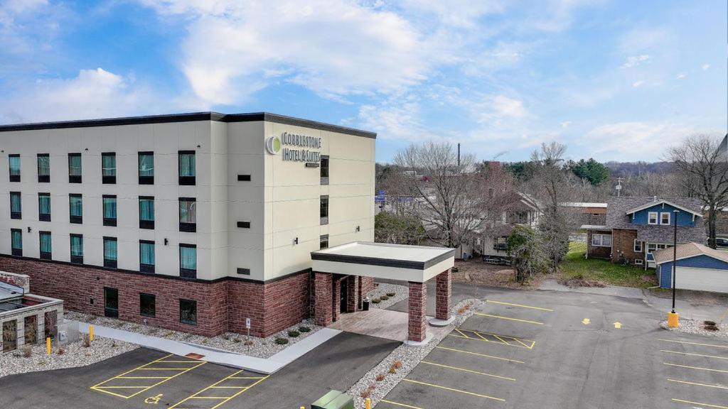 Cobblestone Hotel & Suites - Mosinee Luaran gambar