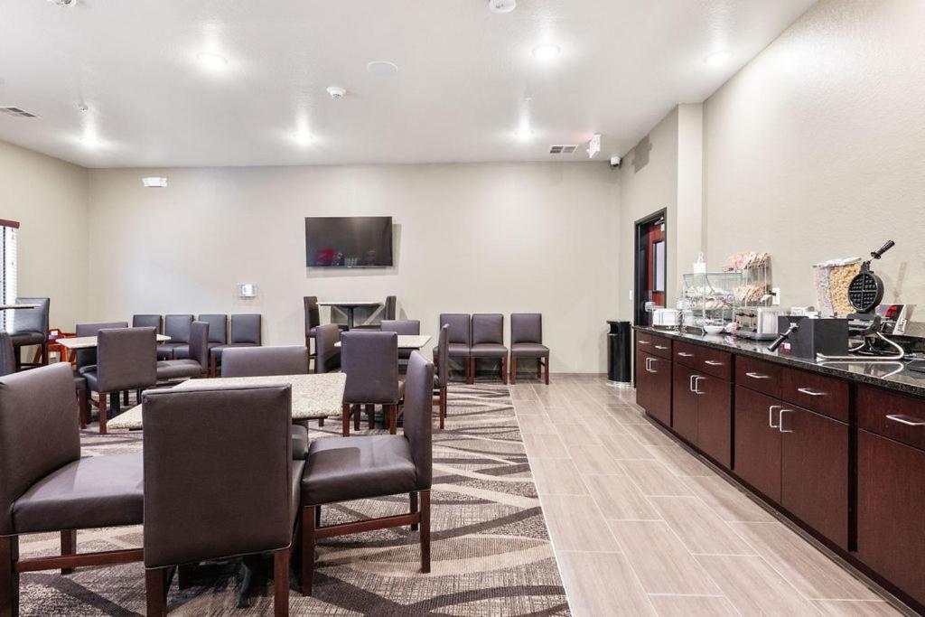 Cobblestone Hotel & Suites - Mosinee Luaran gambar